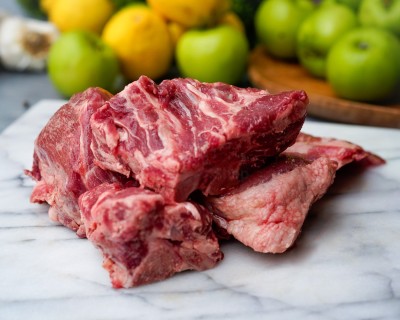 Свинина на кости охлаждённая 1 кг - купить в Чураево